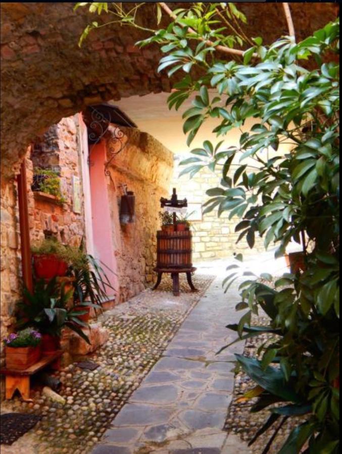Apartamento La Casa Nel Caruggio Diano Arentino Exterior foto